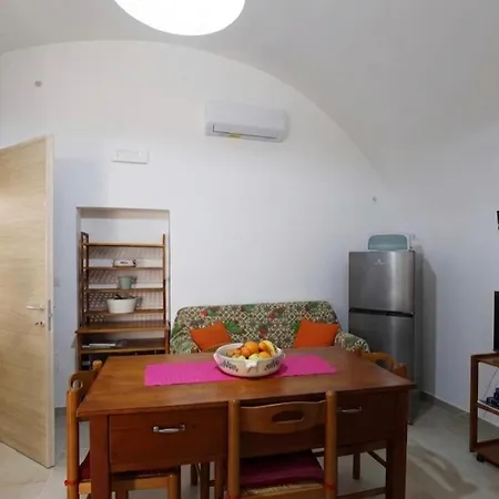Le Pozzelle Presicce, Bilocale Casa A Corte Xvi Sec Сasa de vacaciones *