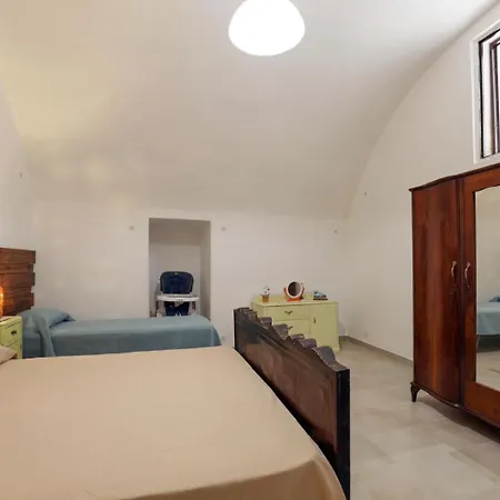 Le Pozzelle Presicce, Bilocale Casa A Corte Xvi Sec Ferienhaus *